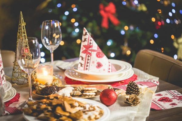 Przy świątecznym stole  radośnie, smacznie i … zdrowo!